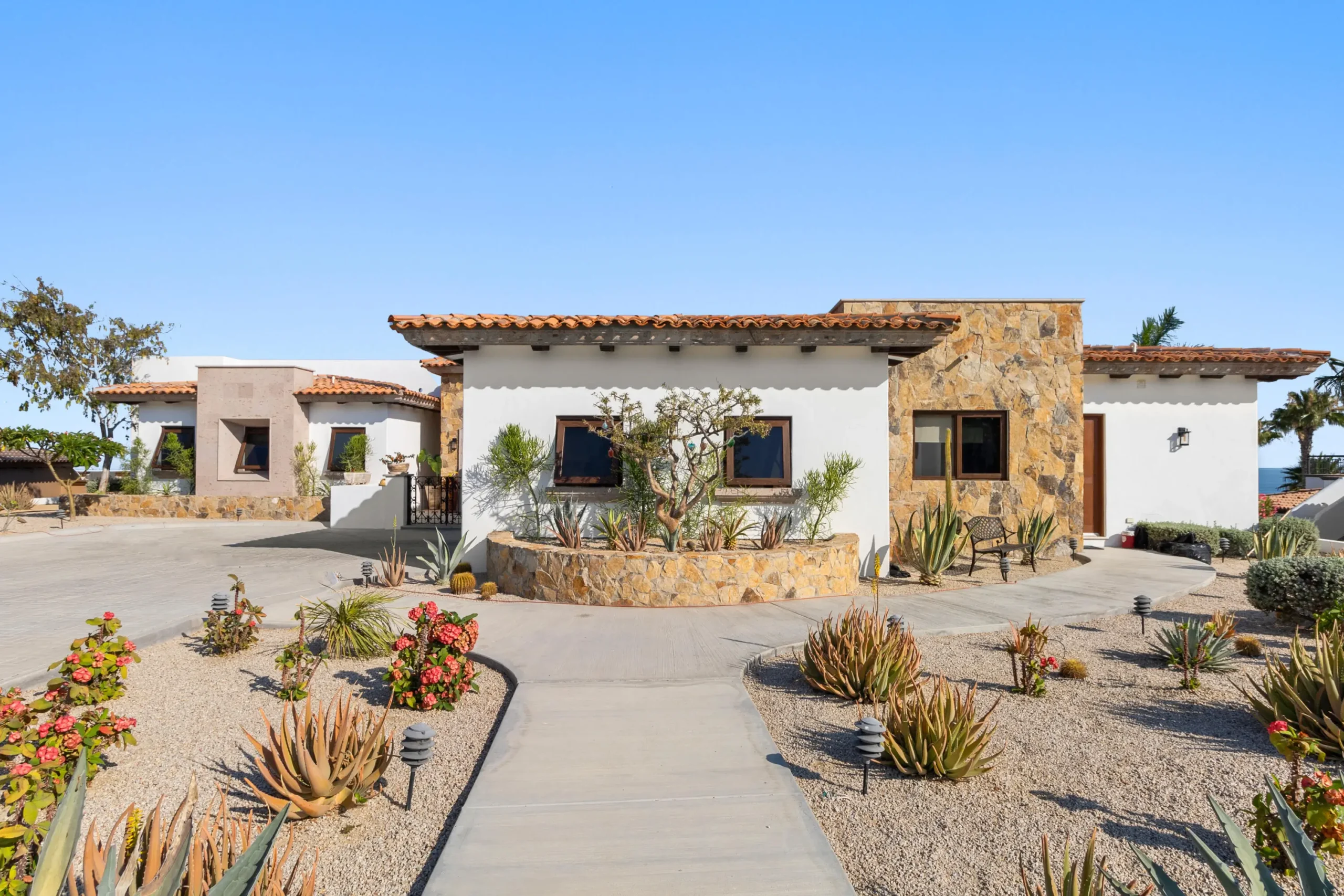 Dream Properties in Todos Santos