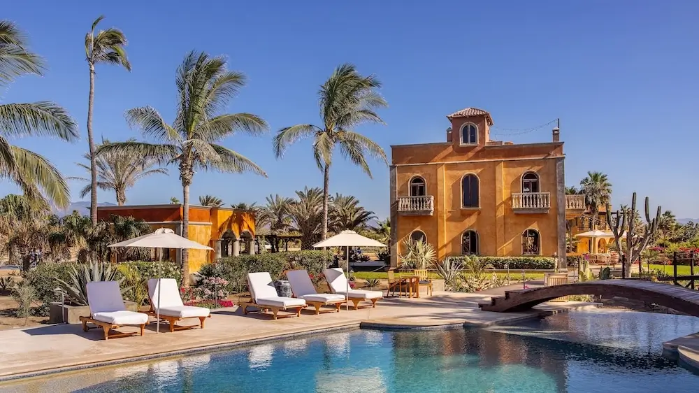 Modern Luxury Homes in San Jose del Cabo located within prestigious golf communities