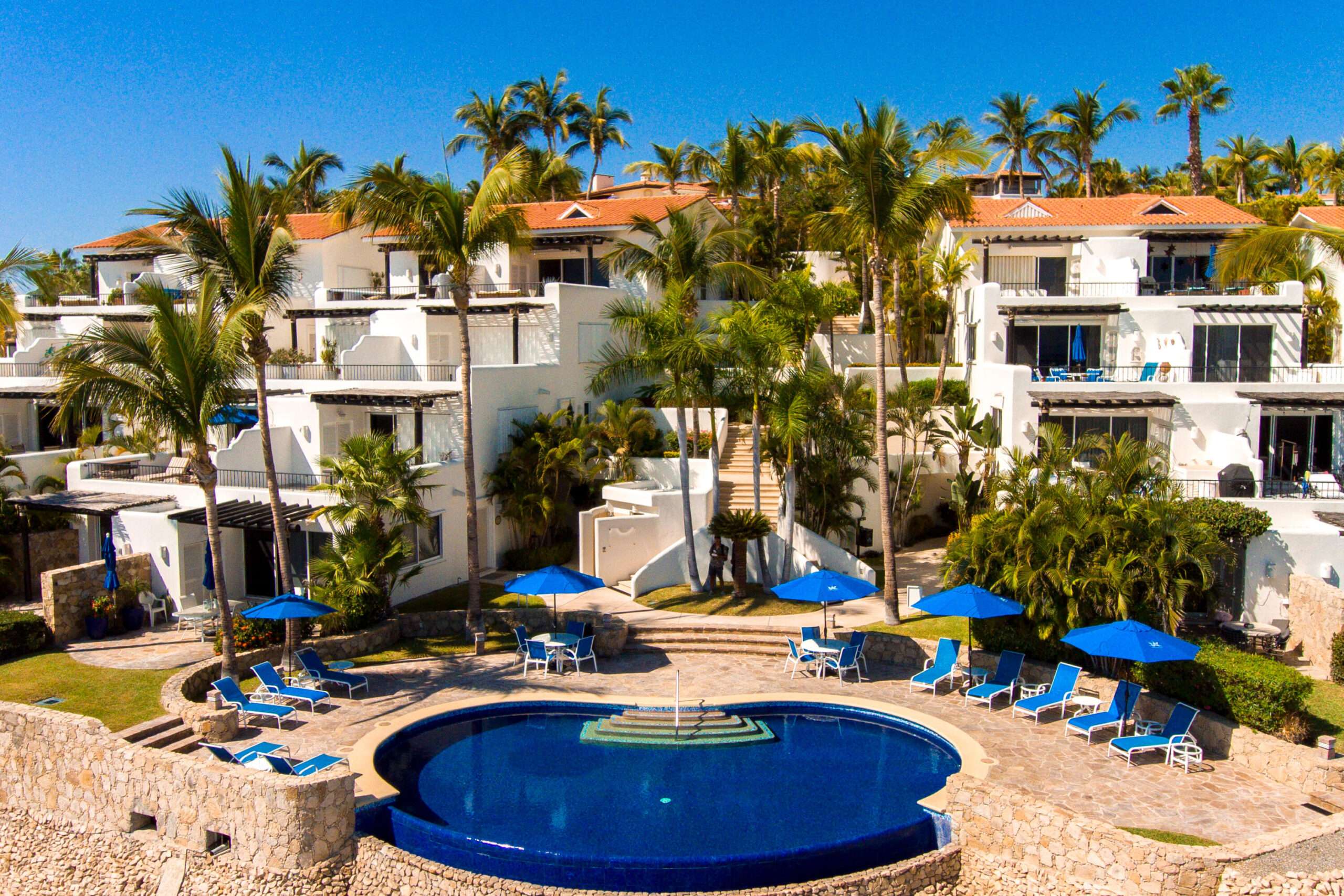 San Jose del Cabo Residencial Coronado Location, Location, Location! Coronado Residence, ideally situated in San José del Cabo. This prime location offers unparalleled access to downtown San José del Cabo and the vibrant Art District, providing an exceptional environment for both living and working.Coronado Residence features a limited collection of 11 condominiums and 2 commercial spaces, ensuring a luxurious experience at a competitive price point. The residences offer 1, 2, and 3-bedroom layouts with corresponding bathrooms, open-concept kitchens equipped with high-quality appliances, and air conditioning for optimal comfort. Residents will also benefit from luxury amenities including a gated lobby with secure access, and a rooftop garden featuring an exclusive social area, jacuzzi, gym, and grill for alfresco enjoyment. Coronado Residence represents an excellent investment for those seeking a unique lifestyle in San José del Cabo. for sale