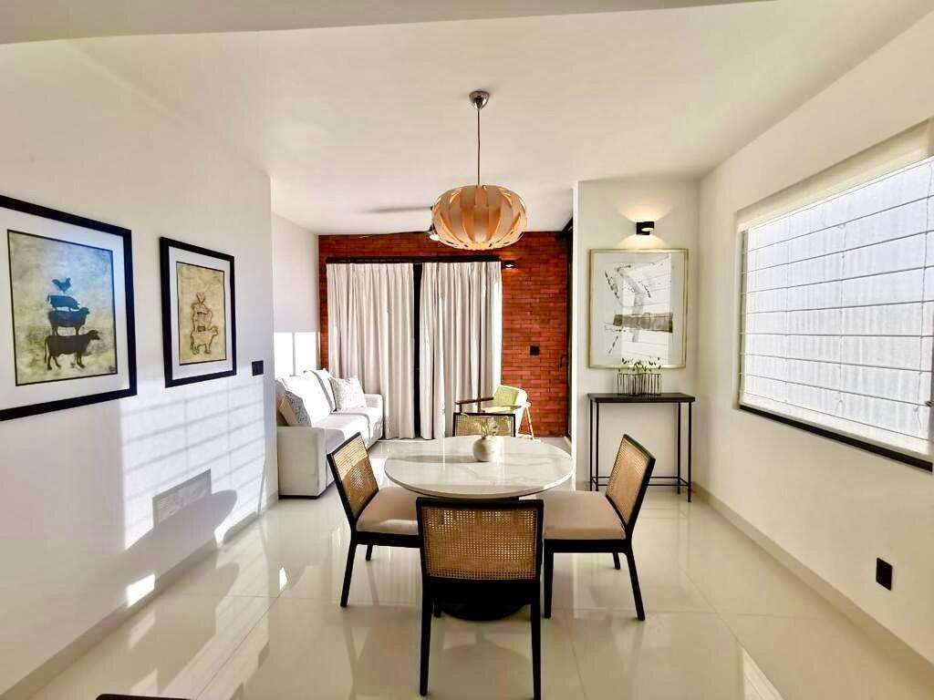 San Jose del Cabo Sjd D/Town:General This condominium is a unique investment opportunity. It offers a new and exclusive multi-use condominium design. It features a spacious one bedroom a perfect closet for your comfort, lovely dinning room and a fully equipped kitchen, and a laundry room. From the rooftop and pool, you can admire extraordinary panoramic – 1718 AV. CENTENARIO, San Jose del Cabo, BS