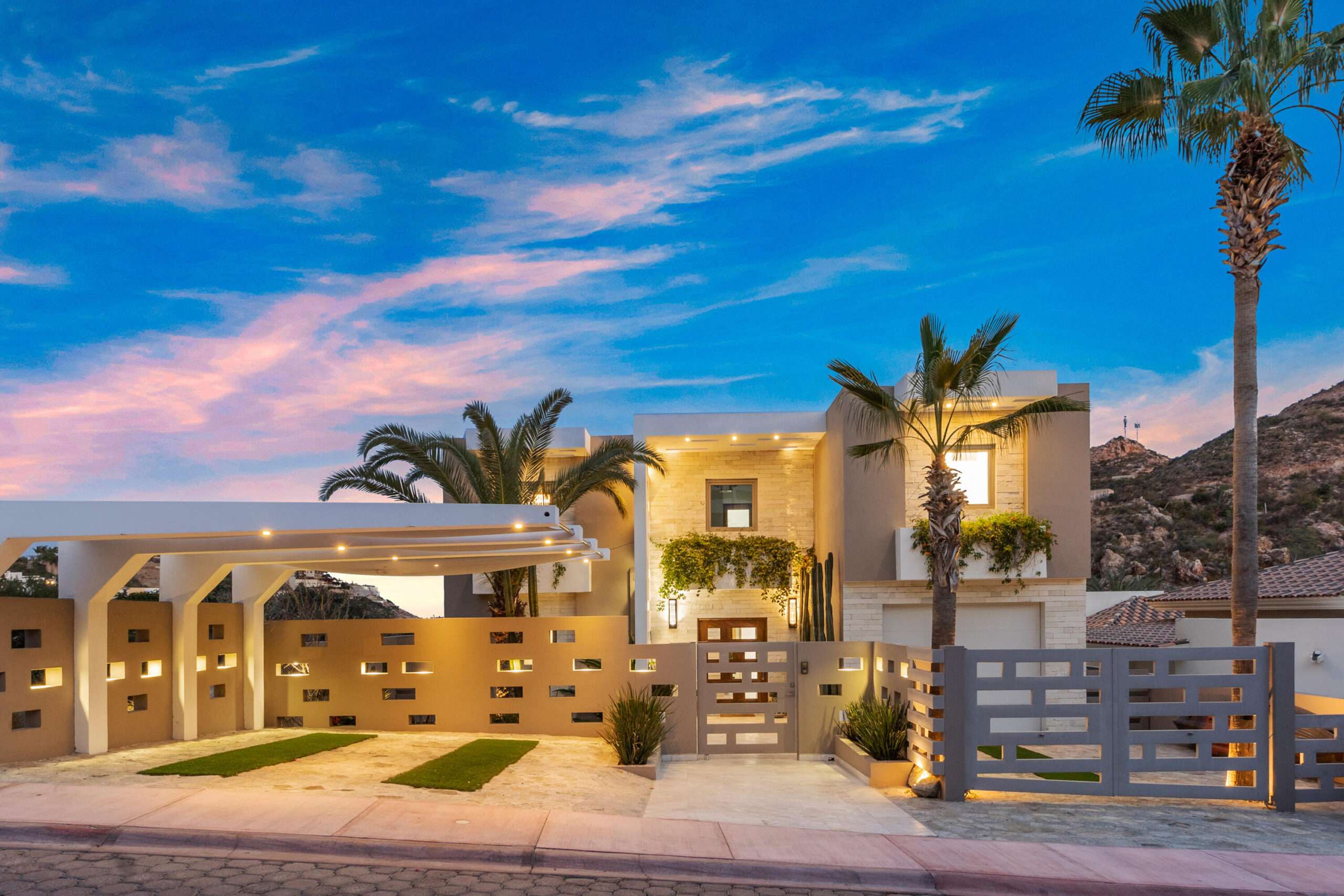 San Jose del Cabo The Canyon Entre Piedras Welcome to The Canyon, San José del Cabo's only fully accessible master-planned community. This enclave of 39 Artigas-designed 4-bedroom homes offers three layout options, central air, four full baths, two-car carport, rooftop terrace with ocean for sale