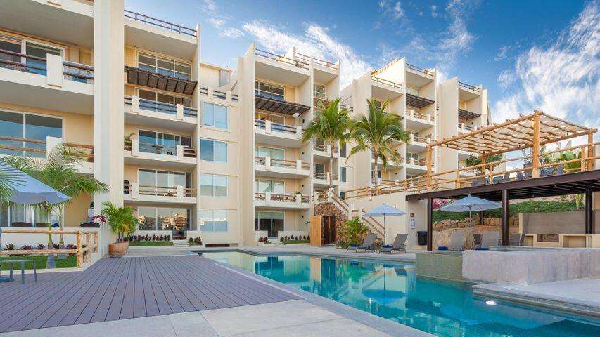San Jose del Cabo Belposto Belposto Residencial is a high-end development that redefines the lifestyle in San José del Cabo. Take advantage of SJD's prime location with the most affordable price in the area, within an exclusive complex of only 20 apartments. Unit PH3 features 3 bedrooms, 3 full bathrooms, a laundry area, kitchen, dining room, living room and balcony, and a huge private roof terrace were you can add pergola, bench, jacuzzi, bathroom, etc...perfect to enjoy the for sale