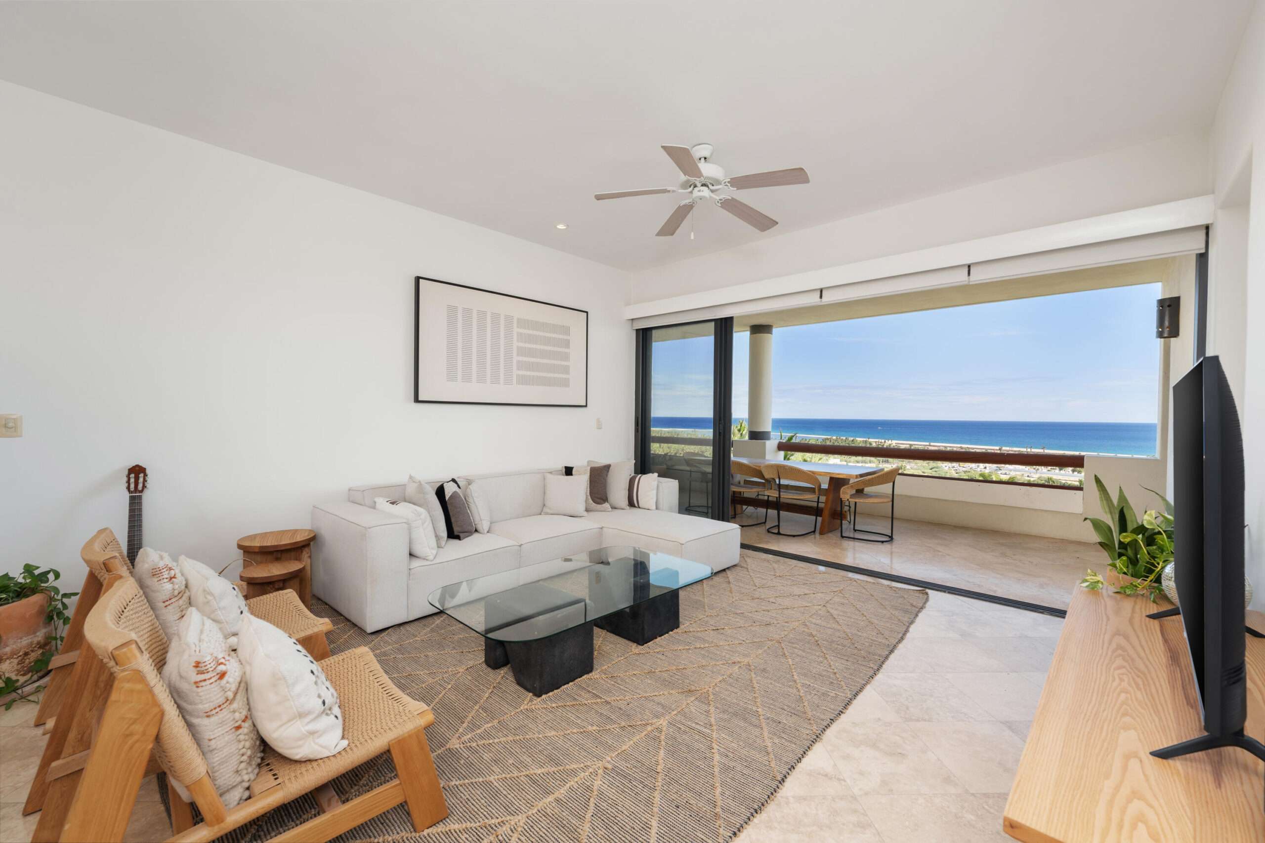 San Jose del Cabo Alegranza A refined contemporary residence in Alegranza, boasting breathtaking ocean for sale