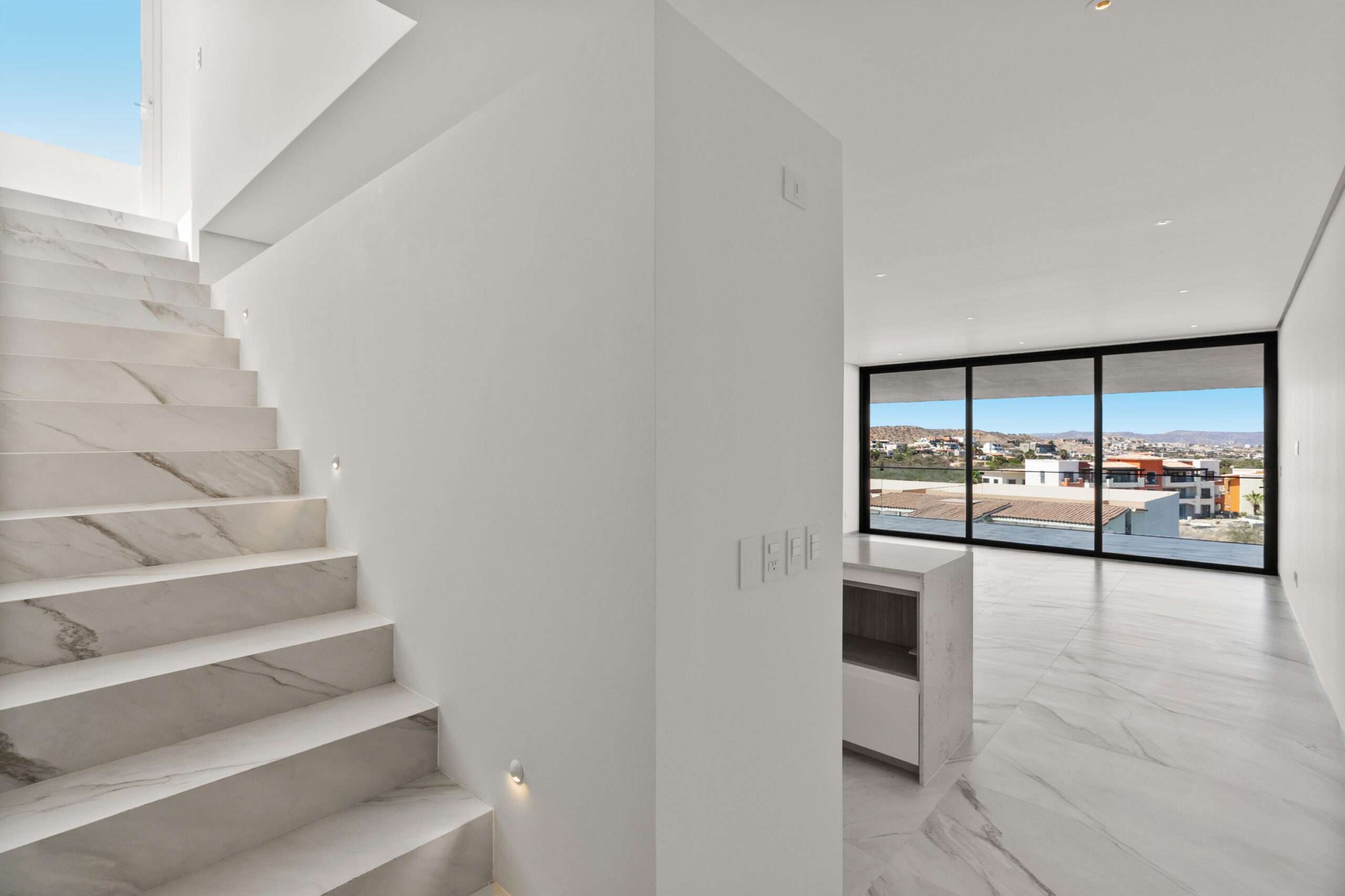 San Jose del Cabo Alegranza This penthouse unit with its beautiful rooftop lounging area has spectacular ocean and estuary for sale