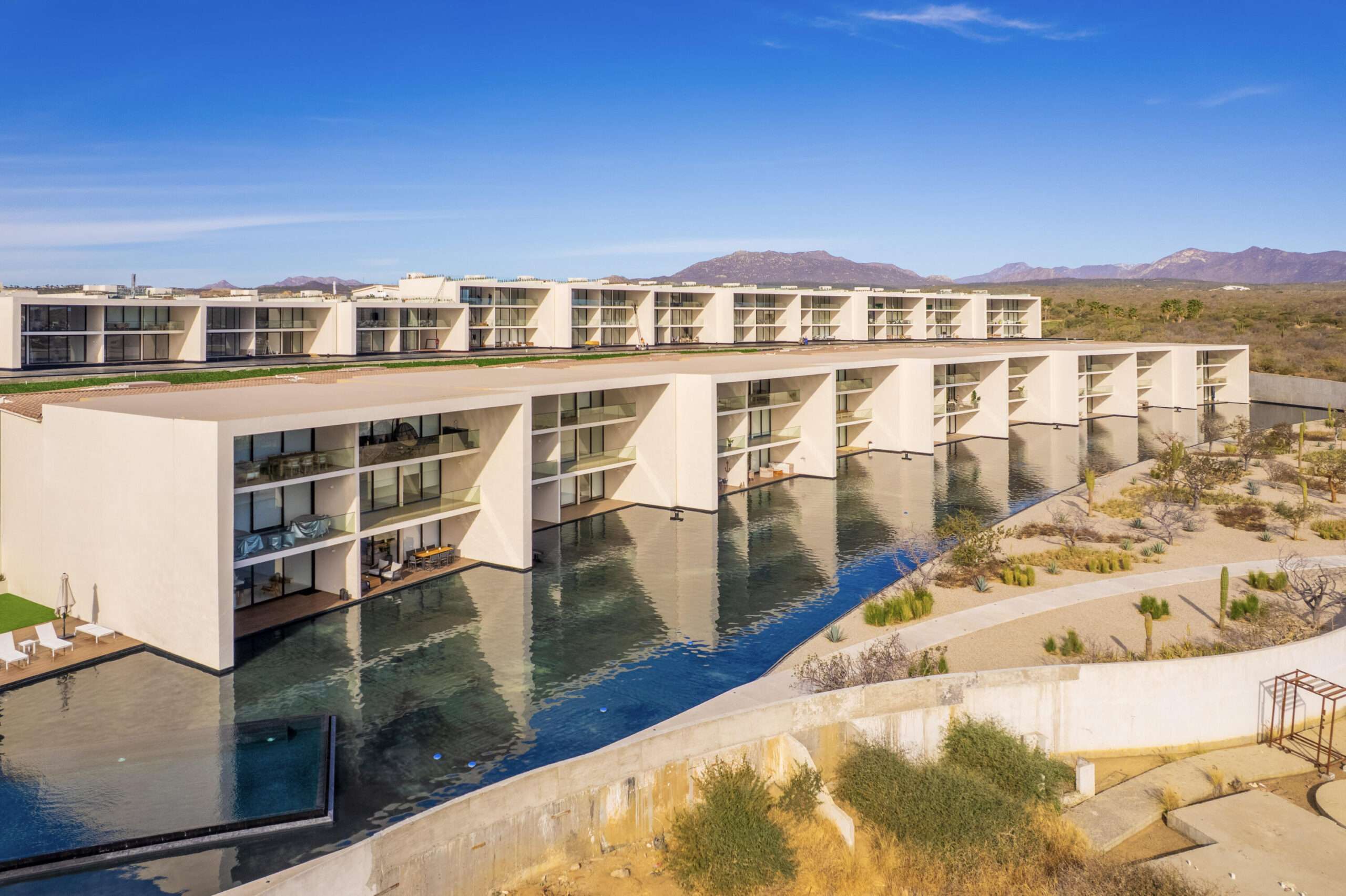 San Jose del Cabo Alegranza This penthouse unit with its beautiful rooftop lounging area has spectacular ocean and estuary for sale