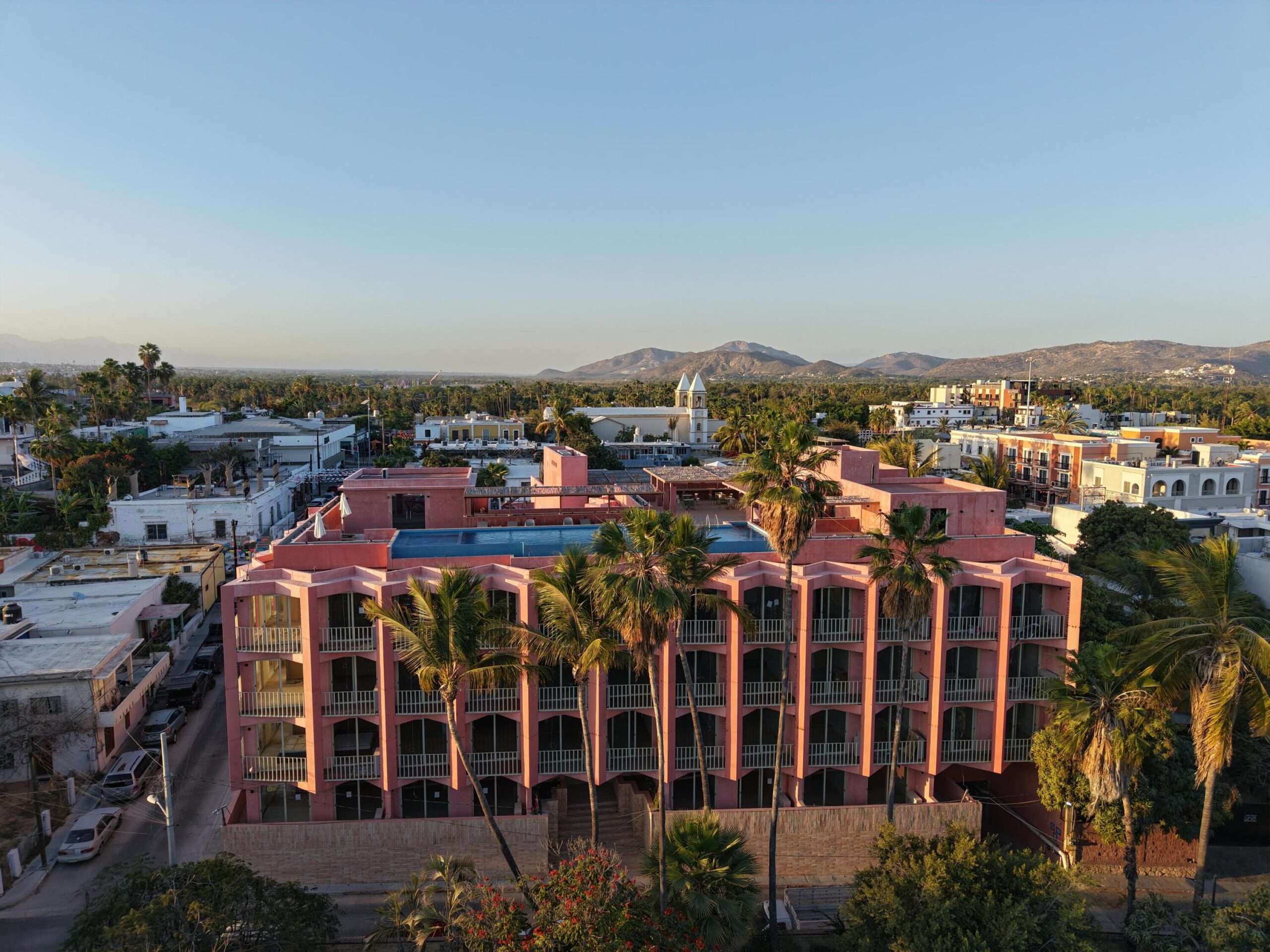 San Jose del Cabo Centro-Sjd This property features a two-bedroom, two-bathroom lock-off layout, offering exceptional flexibility. It can be used as a full residence or divided into two independent one-bedroom units, each with its own kitchen, making it ideal for rental income or dual living. The apartment is unfurnished, allowing you to customize it to your taste. It features large windows that fill the space wi for sale