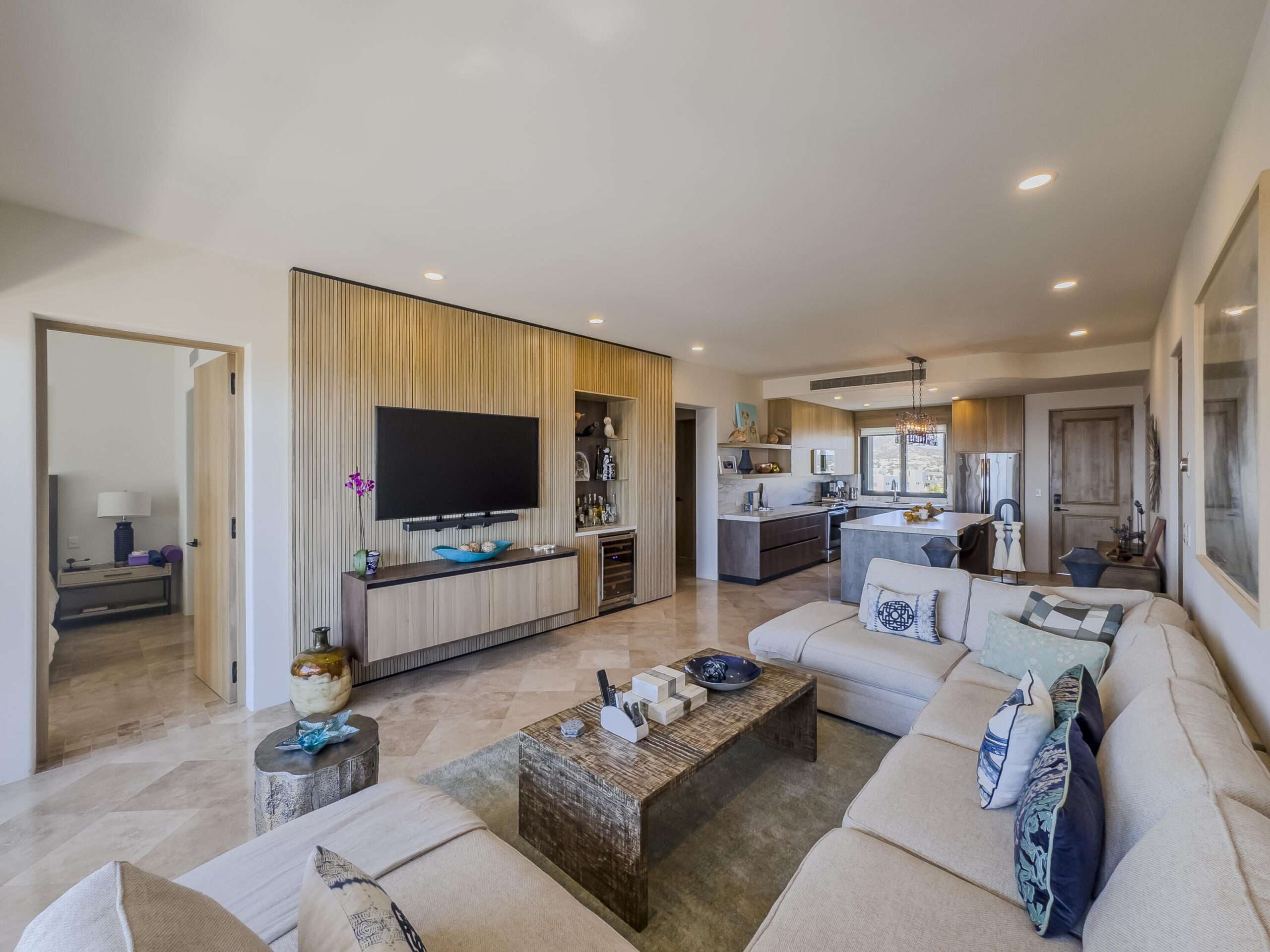 San Jose del Cabo La Choya The Penthouse at Proyecto Cuatro, San José del Cabo, located in the rustic community of Las Animas near Flora Farms and Acre, offers panoramic marina, mountain, and city for sale