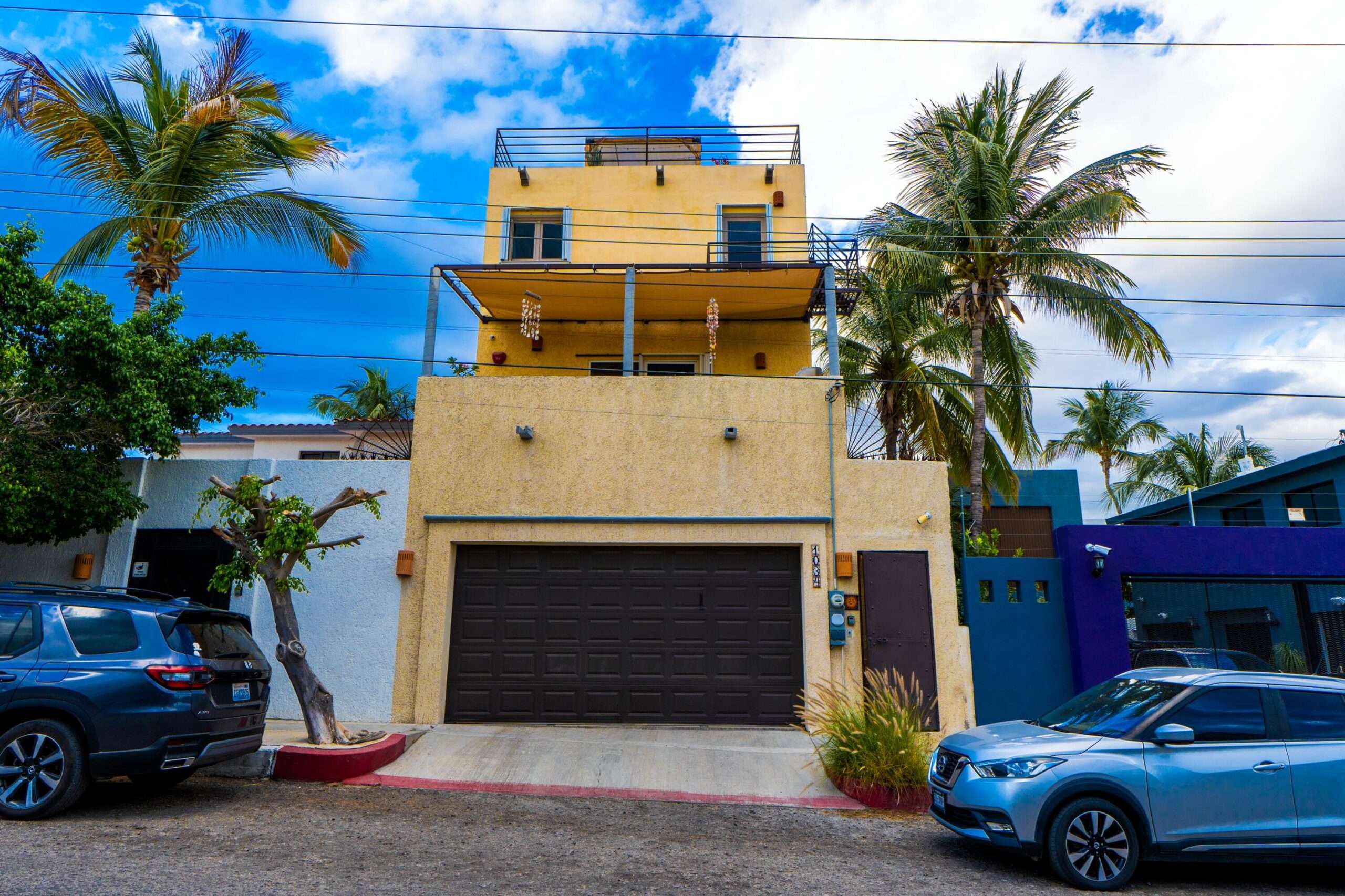 San Jose del Cabo Chamizal Live or invest smart in this versatile 3-bedroom, 3-bath property in San José del Cabo. Featuring two fully independent units: a 1-bedroom studio with full kitchen, private bath, laundry area, and separate entrance; and a spacious 2-bedroom, 2-bath unit with its own kitchen, laundry room, and entrance. Both are fully furnished and equipped with air conditioning. Ideal to live in one and rent the other short or long term. Located in a safe, desirable neighborhood loved by locals and expats. Just minutes from the beach, shops, and restaurants — with a rooftop terrace offering stunning ocean for sale