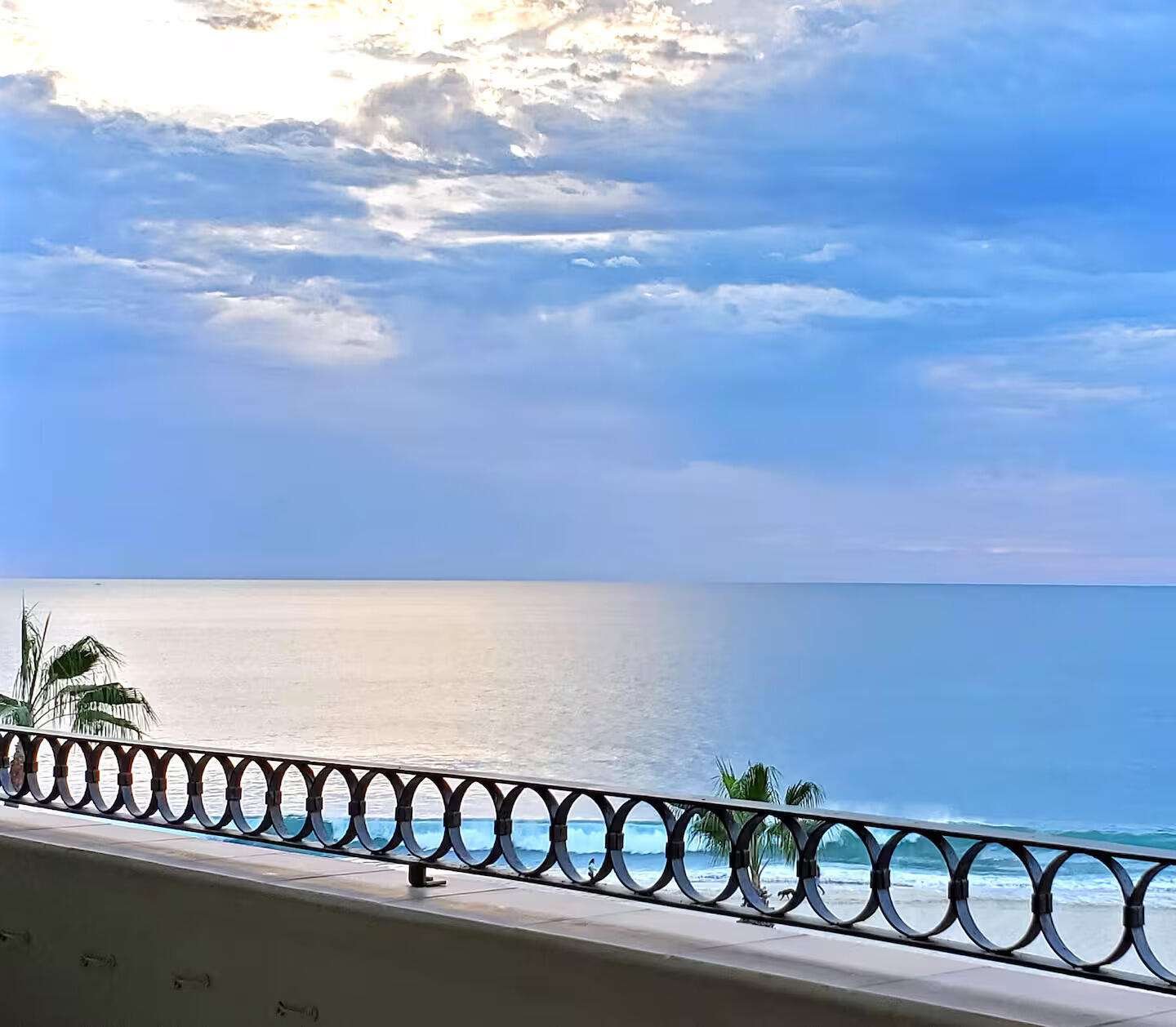 San Jose del Cabo El Zalate Welcome to El Zalate, one of the premier oceanfront communities in Costa Azul, San José del Cabo. Perched on the 5th floor, this completely renovated condo offers unobstructed – PALMILLA POINT VIEWS-5TH FLOOR, San Jose del Cabo, BS