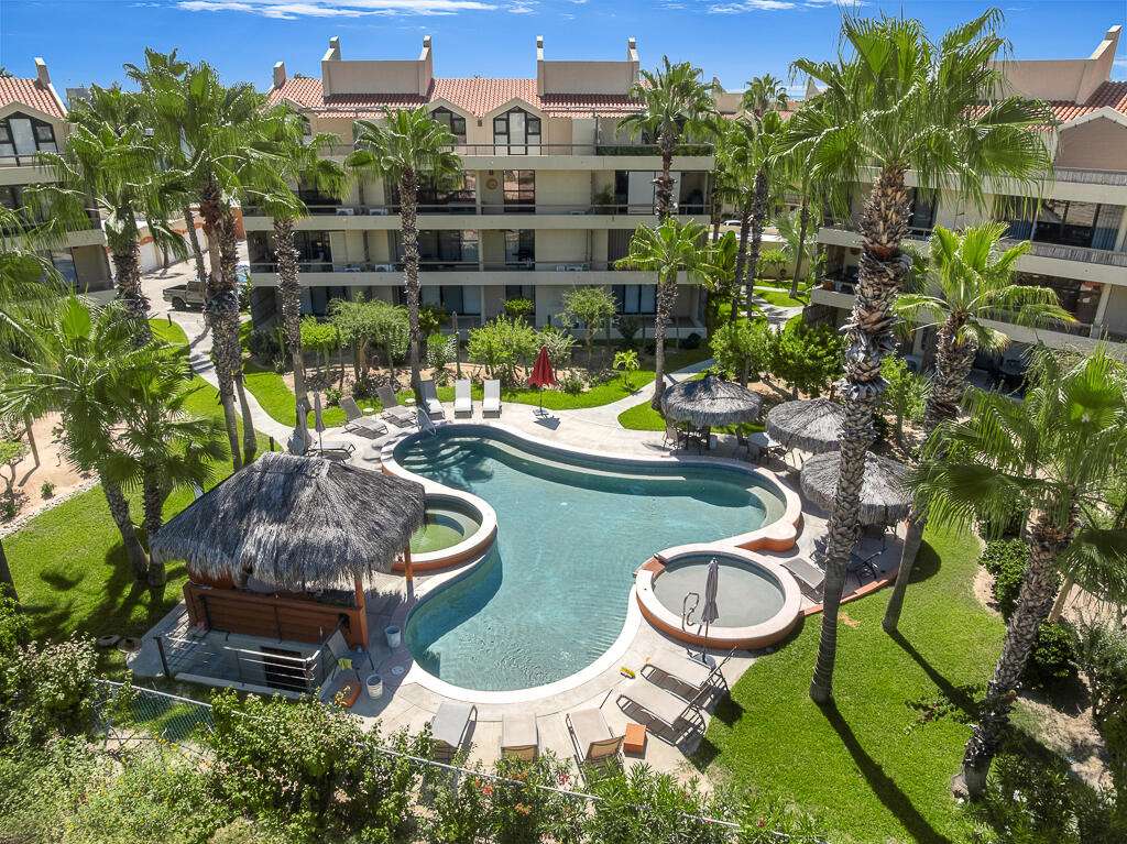 San Jose del Cabo Residencial Coronado Location, Location, Location! Coronado Residence, ideally situated in San JosÃ© del Cabo. This prime location offers unparalleled access to downtown San JosÃ© del Cabo and the vibrant Art District, providing an exceptional environment for both living and working. Coronado Residence features a limited collection of 11 condominiums and 2 commercial spaces, ensuring a luxurious experience at a competitive price point. This a Penthouse 3-bedroom, layouts with corresponding 3 bathrooms, roof garden, open-concept kitchens equipped with high-quality appliances, and air conditioning for optimal comfort. Residents will also benefit from luxury amenities including a gated lobby with secure access, and a rooftop garden featuring an exclusive social area, jacuzzi, gym, and grill for alfresco enjoy – Phase 2 Villa 10 Penthouse, San Jose del Cabo, BS