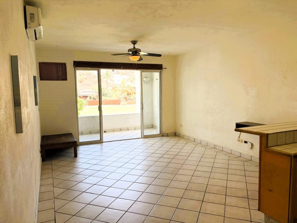 San Jose del Cabo Club La Costa Amazing Investment Opportunity! Ground Floor Corner Unit with a perfect location in the most desirable area of San Jose! Just a 5 minute walk to the beach, restaurants and shopping area and 5 minute drive to the charming Art District and Downtown San Jose. The complex has 3 pools, 3 jacuzzis and beautiful desertic gardens. Don't miss out this opportunity! – Retorno Palmilla, San Jose del Cabo, BS