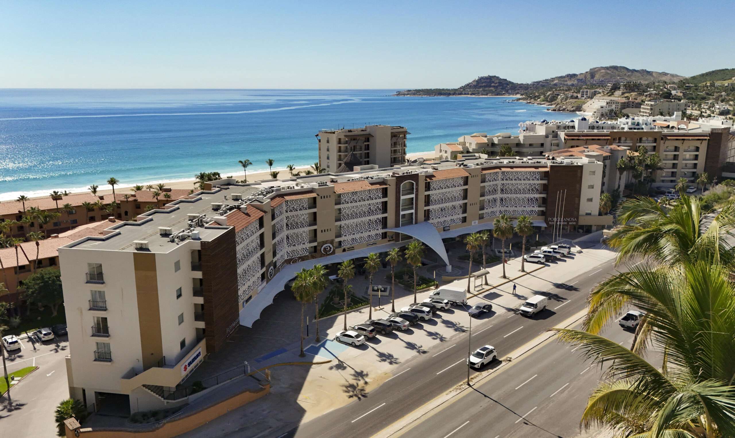 San Jose del Cabo Belposto Belposto Residencial is a high-end development that redefines the lifestyle in San José del Cabo. Take advantage of SJD's prime location with the most affordable price in the area, within an exclusive complex of only 20 apartments. Unit PH3 features 3 bedrooms, 3 full bathrooms, a laundry area, kitchen, dining room, living room and balcony, and a huge private roof terrace were you can add pergola, bench, jacuzzi, bathroom, etc...perfect to enjoy the for sale