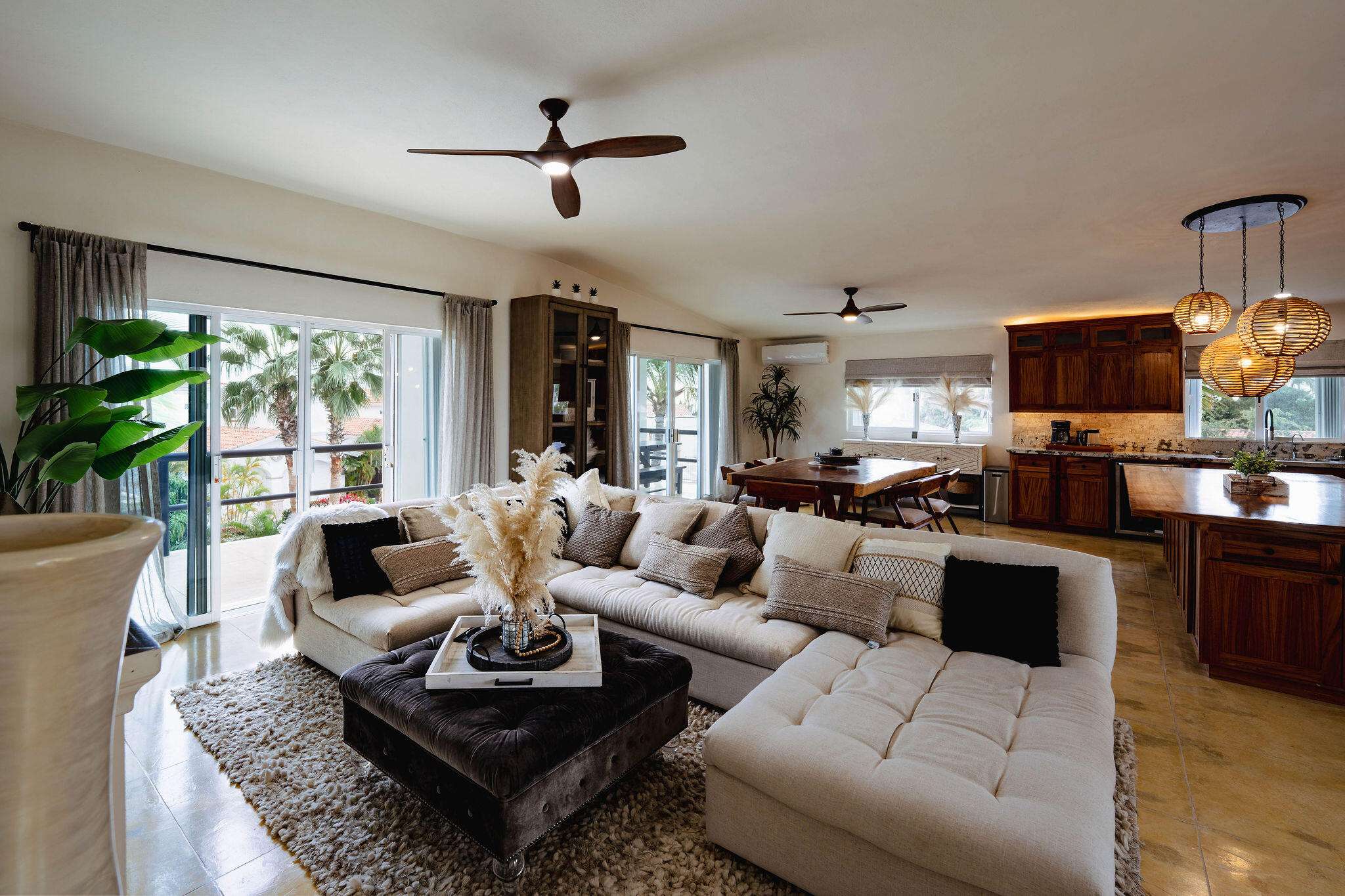 San Jose del Cabo Residencial La Jolla Incredible designer home in the highly sought after gated La Jolla Residences, just outside the San José del Cabo hotel zone. This California vibe residence offers 3 bedrooms and 3.5 bathrooms with massive ensuite bedrooms and an open concept living and kitchen area ideal for entertaining. Fully renovated with all new cabinetry, a custom kitchen, chefs' gas range, custom bathroom vanities, and a stunning primary bath featuring a zen soaking area and standalone tub. Enjoy whole house water softener and filtration, ocean and Punta Gorda for sale