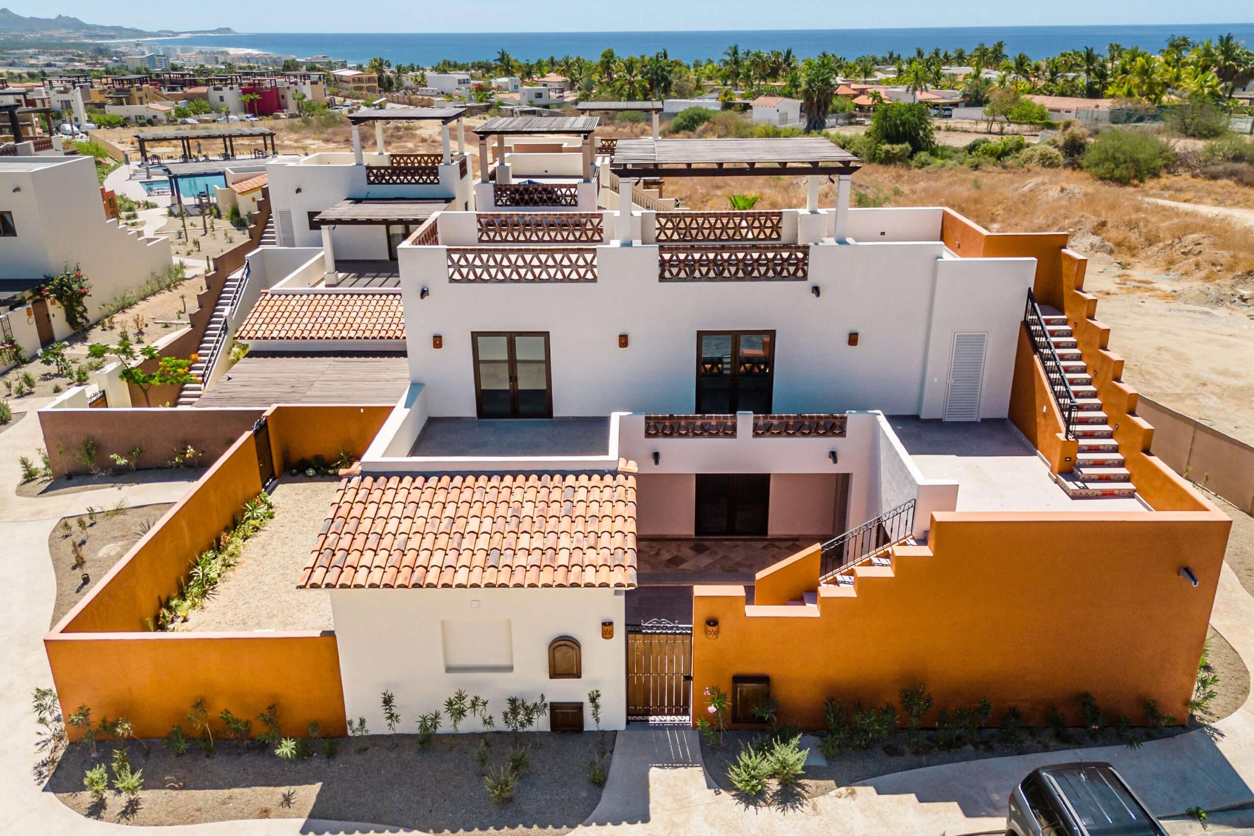 San Jose del Cabo Pueblo Campestre Luxury Hacienda-Style Home in Club Campestre. Located in the exclusive master planned community of Pueblo 2 Club Campestre, this 3 Bed | 3 Bath home offers stunning ocean and Golf Course – 85 Calle de los Sueños, San Jose del Cabo, BS