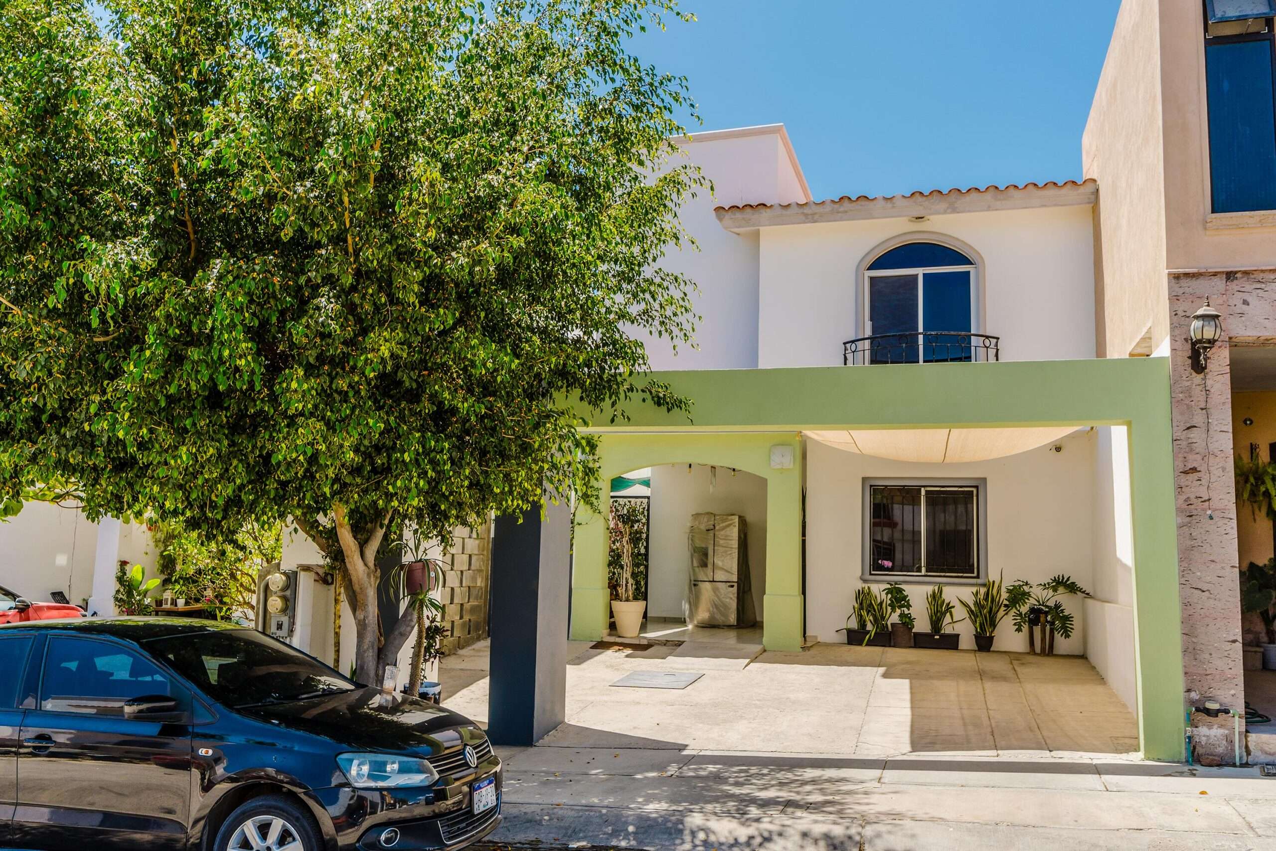 San Jose del Cabo Colinas De San Jose Welcome to your perfect family home in the Country Del Mar community in San José del Cabo. This cozy smart home features 3 spacious bedrooms, 2 full bathrooms, and 1 half bath, designed for comfort and functionality. Enjoy a fully equipped kitchen, ideal for family meals, and a private patio with a relaxing jacuzzi, perfect for unwinding together. With a 5,800-liter water system, you'll always have peace of mind. Conveniently located near top schools, hospitals, and shopping centers, this home offers the perfect blend of tranquility and accessibility for everyday family living. for sale