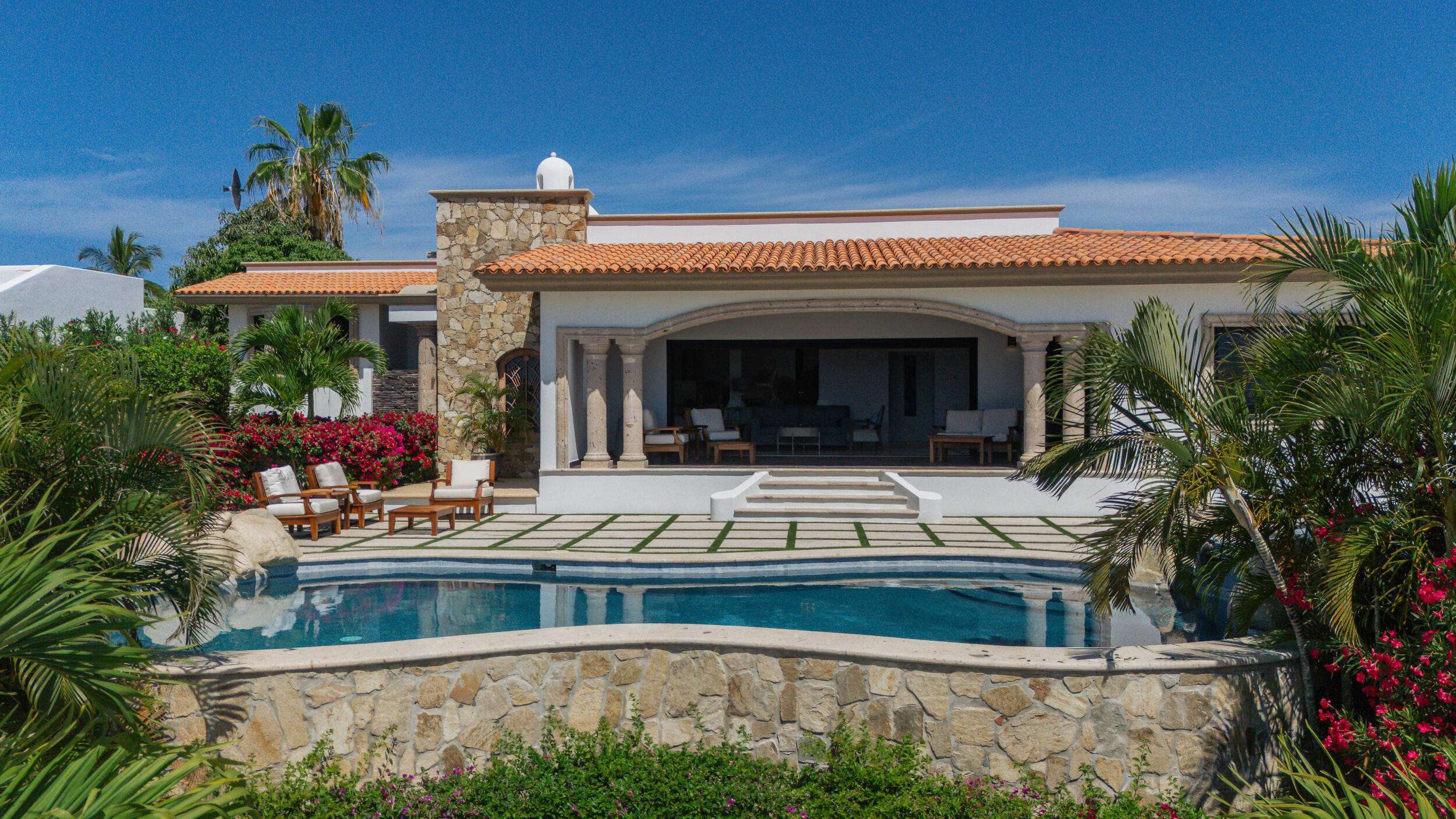 San Jose del Cabo Bugambilias Located in Bugambillias at Cabo Real, this 3-bed, 4 full + 1 half bath home offers 2,754 ft² interior with ocean and golf course for sale