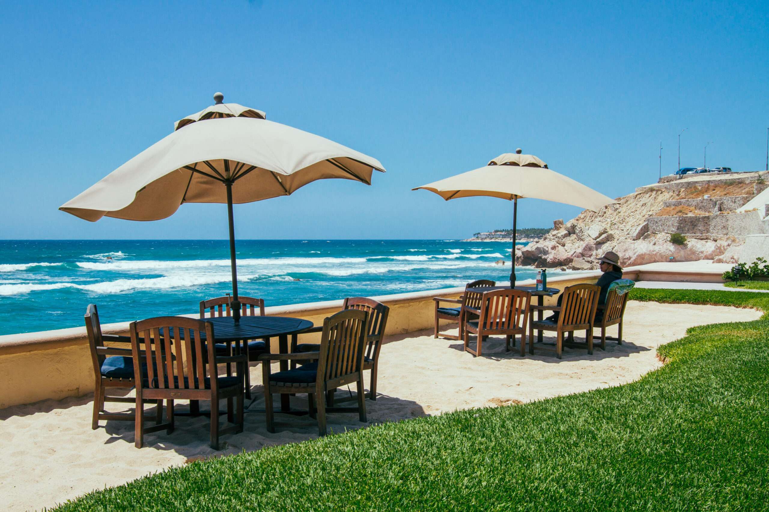 San Jose del Cabo Albaluz Residence 406 at ALBALUZ is an elegant fourth-floor, ocean- for sale