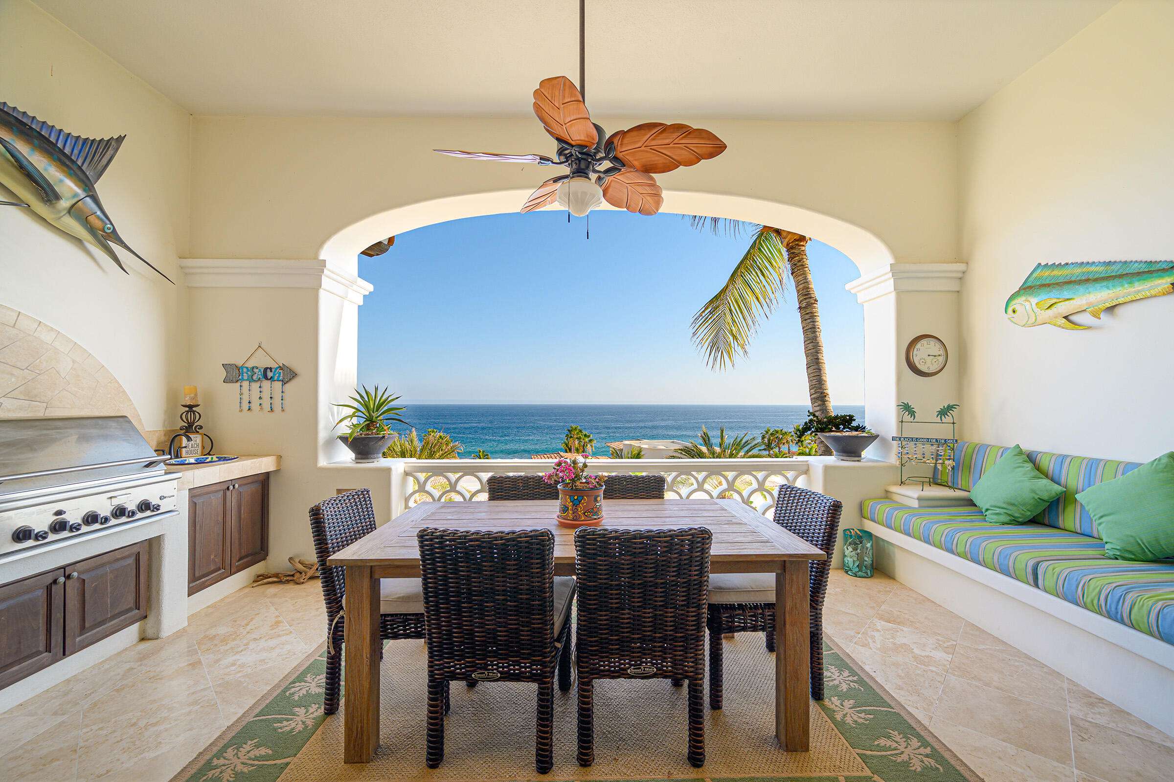 San Jose del Cabo El Encanto El Encanto C201 is located in a boutique luxury beachfront community, offering unobstructed ocean for sale