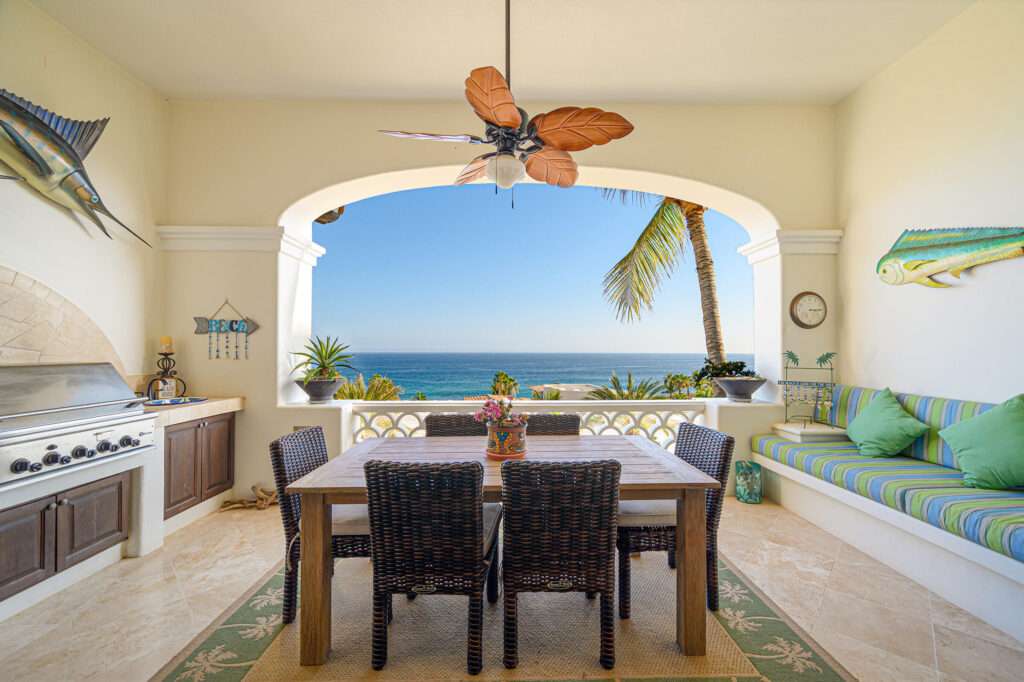 San Jose del Cabo El Encanto El Encanto C201 is located in a boutique luxury beachfront community, offering unobstructed ocean – with Garage, San Jose del Cabo, BS