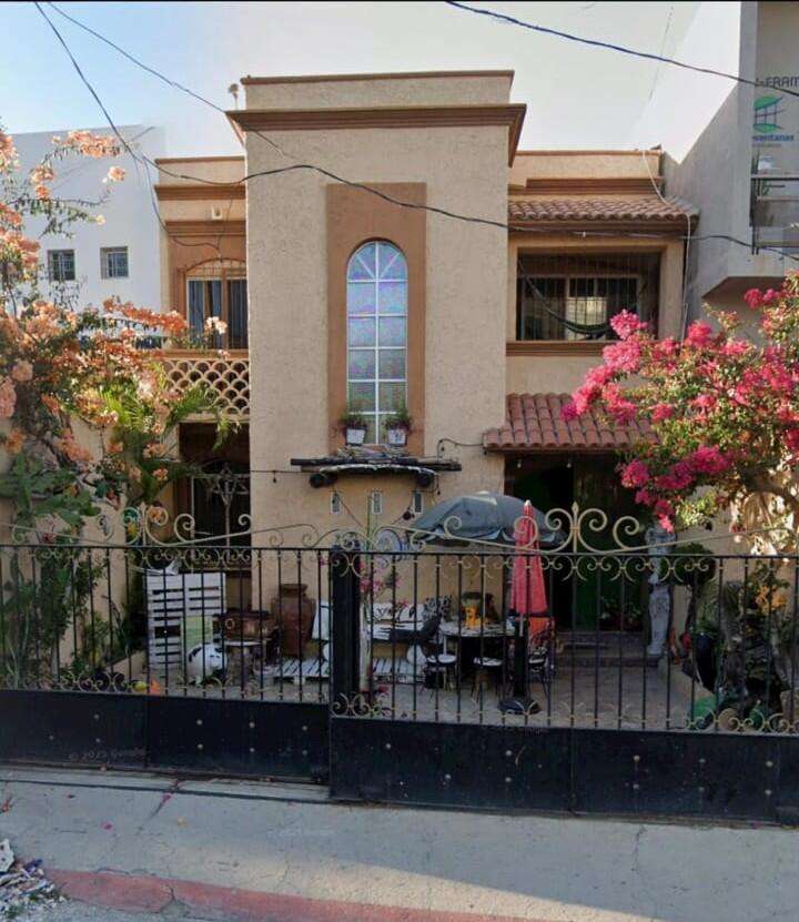 San Jose del Cabo Centro-Sjd Charming two-story house in the heart of San Jose del Cabo, with excellent location, next to Telmex SJC, 5 mins walk to San Jose Downtown, Hospitals and main restaurants. This property features 3 bedrooms and 3 bathrooms, master bedroom with walk-in closet, two-car space, living area and dining area, and cistern. If you are looking for an opportunity to own in the heart of San Jose, this property has the perfect location and an amazing price. Don't let is slip away! There is nothing like it on the market! – Benito Juarez, San Jose del Cabo, BS